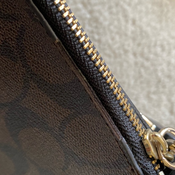 Authentic Coach wristlet - Picture 6 of 6